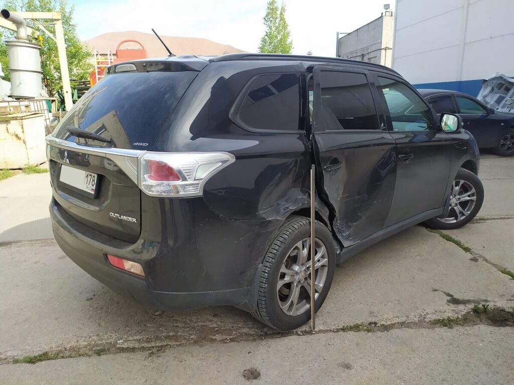 MITSUBISHI OUTLANDER